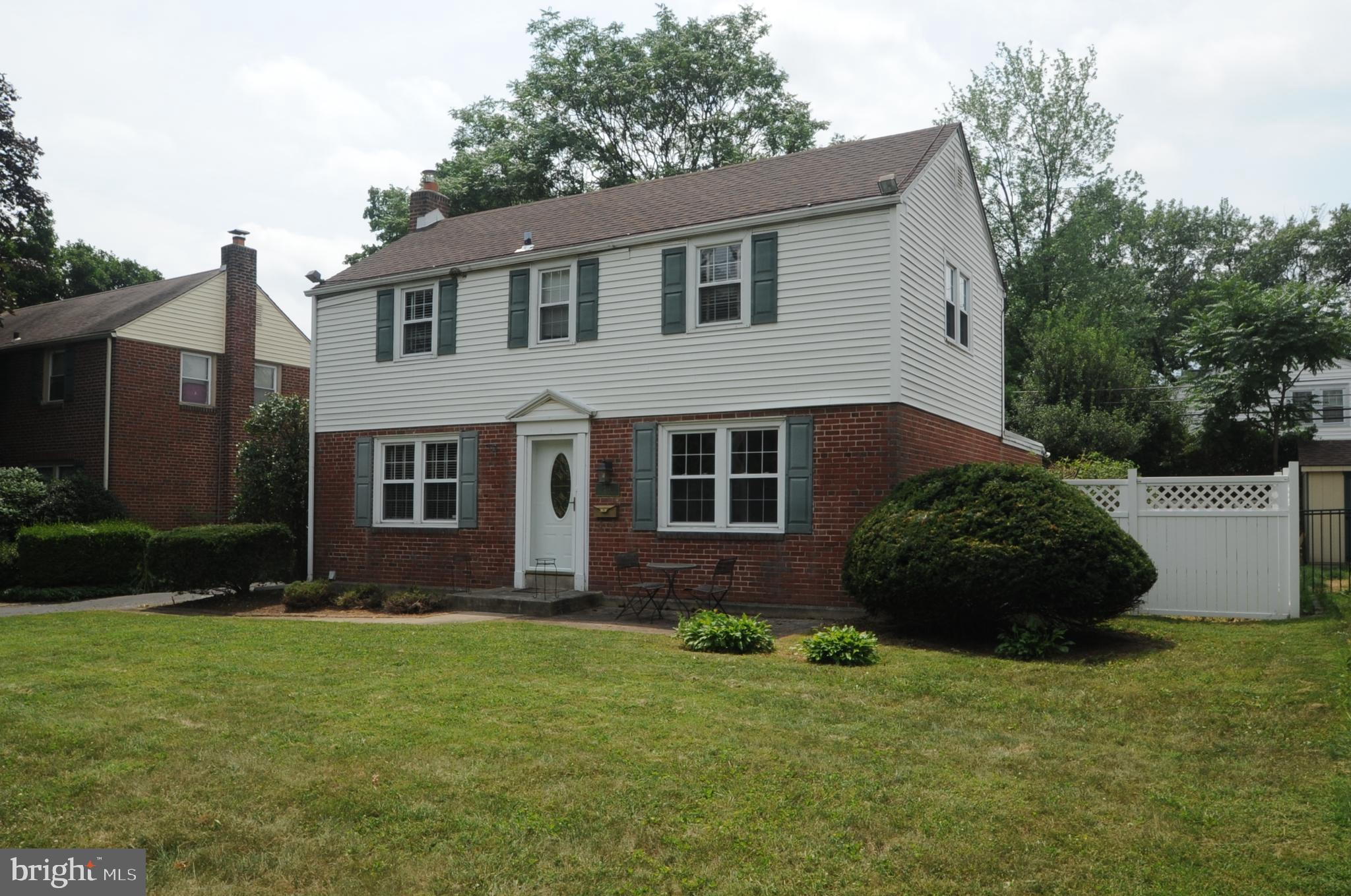 214 Earlington Road Havertown, PA 19083 - Photo 4 of 34 Front
