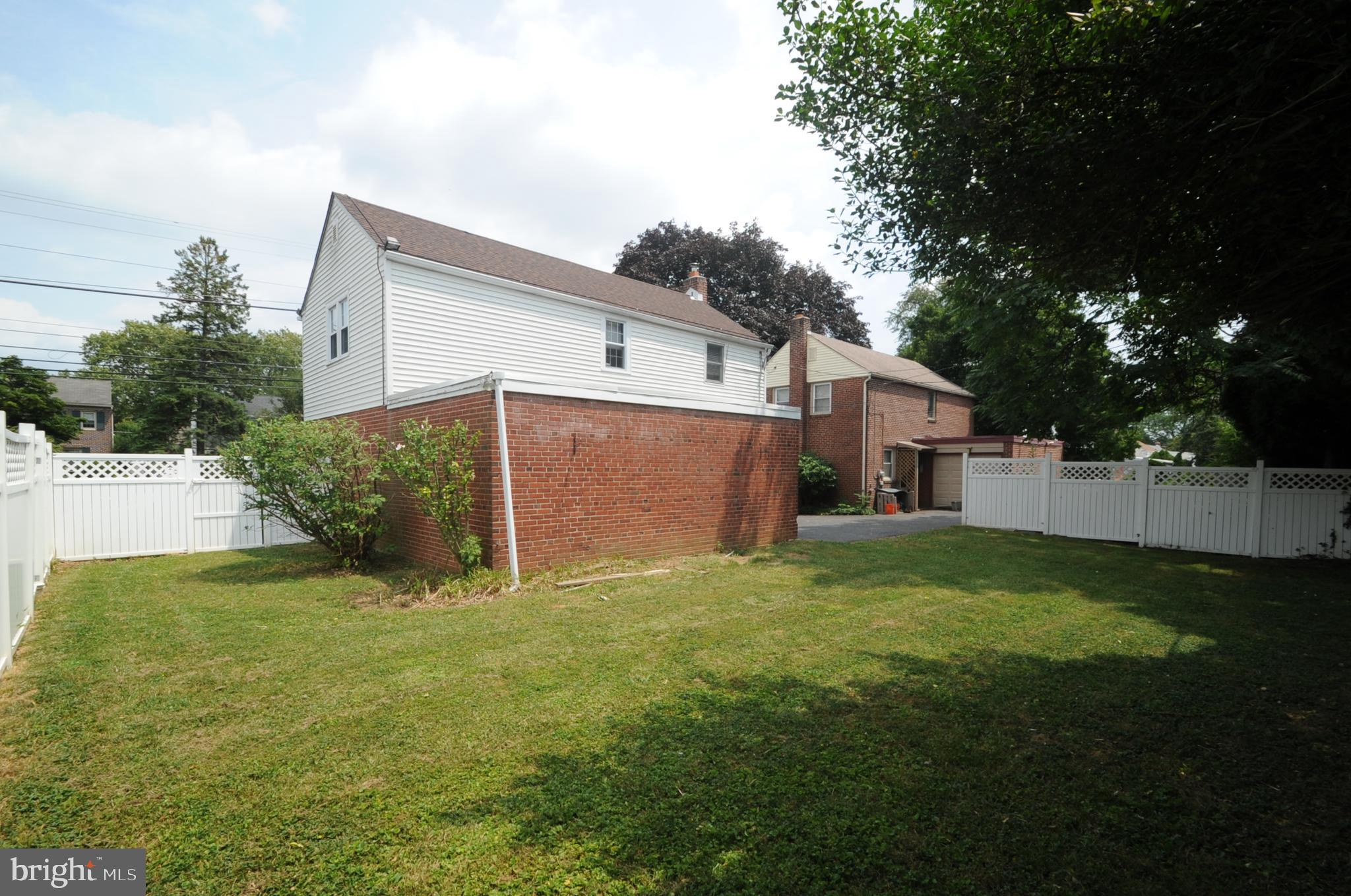 214 Earlington Road Havertown, PA 19083 - Photo 34 of 34 Side Yard