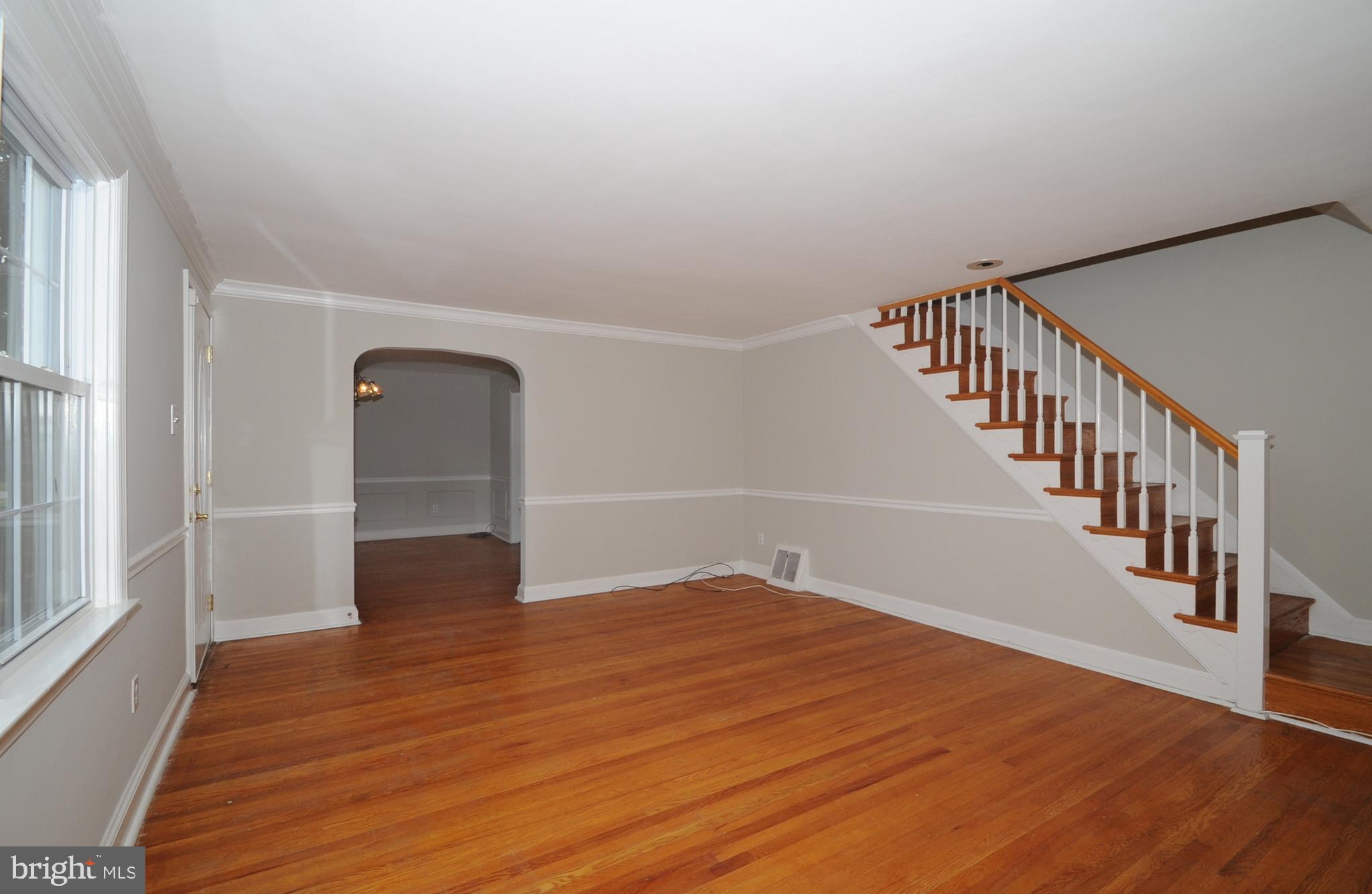 214 Earlington Road Havertown, PA 19083 - Photo 6 of 34 Living Room