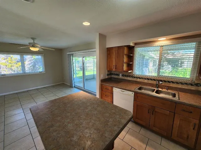 $2,100 | 4513 Saxon Drive, New Smyrna Beach, FL 32169