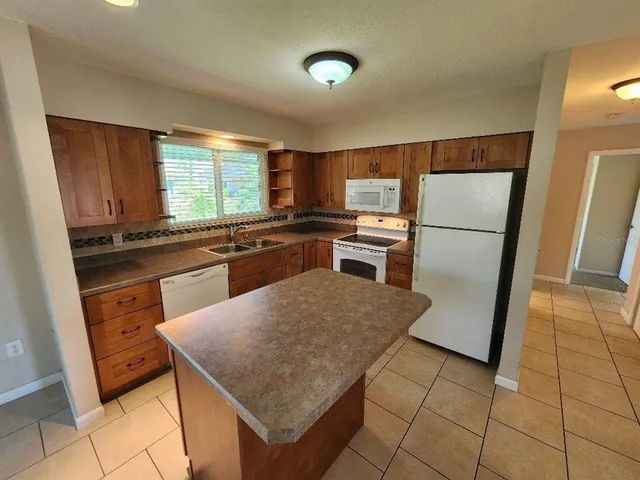 $2,100 | 4513 Saxon Drive, New Smyrna Beach, FL 32169