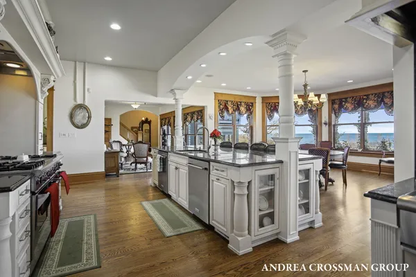 $6,000,000 | 456 Monroe Boulevard, South Haven, MI 49090