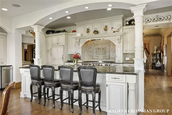 $6,000,000 | 456 Monroe Boulevard, South Haven, MI 49090