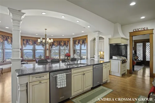 $6,000,000 | 456 Monroe Boulevard, South Haven, MI 49090