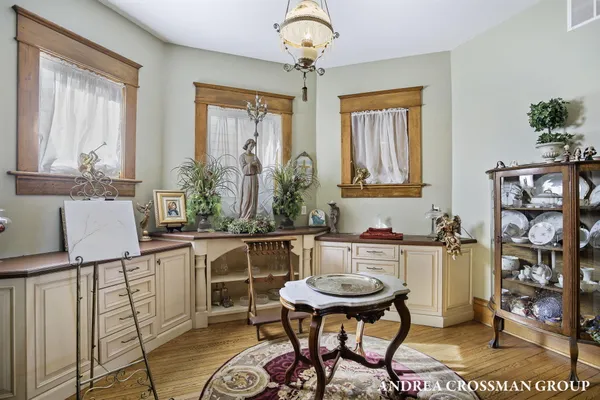 $6,000,000 | 456 Monroe Boulevard, South Haven, MI 49090