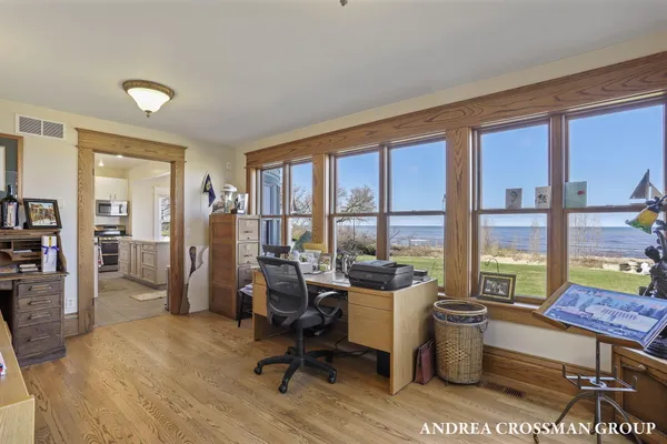 $6,000,000 | 456 Monroe Boulevard, South Haven, MI 49090