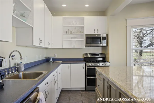 $6,000,000 | 456 Monroe Boulevard, South Haven, MI 49090