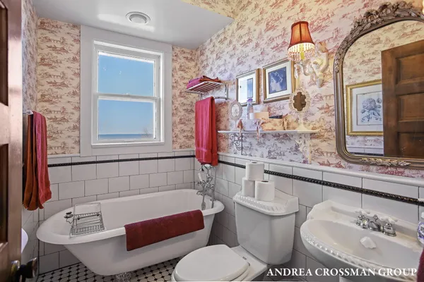 $6,000,000 | 456 Monroe Boulevard, South Haven, MI 49090