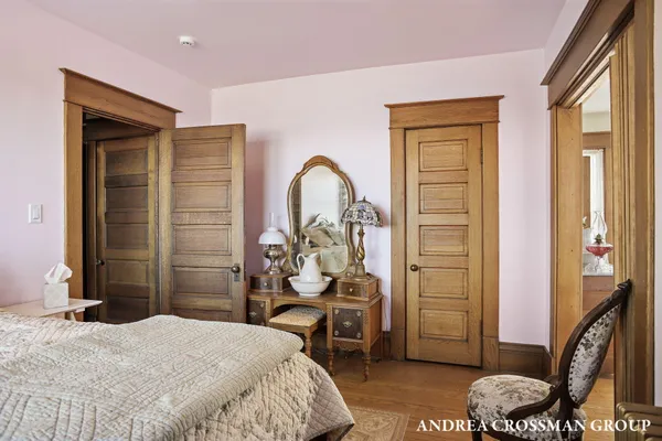 $6,000,000 | 456 Monroe Boulevard, South Haven, MI 49090