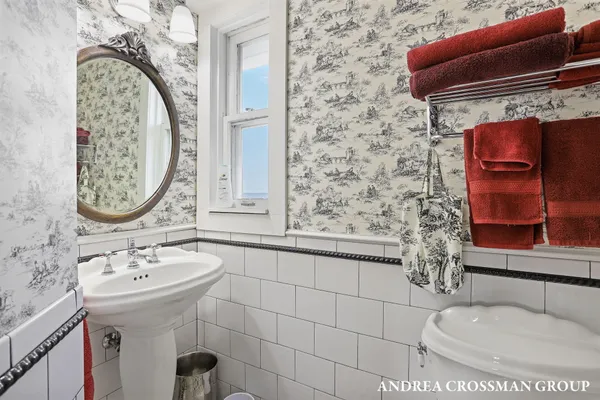 $6,000,000 | 456 Monroe Boulevard, South Haven, MI 49090