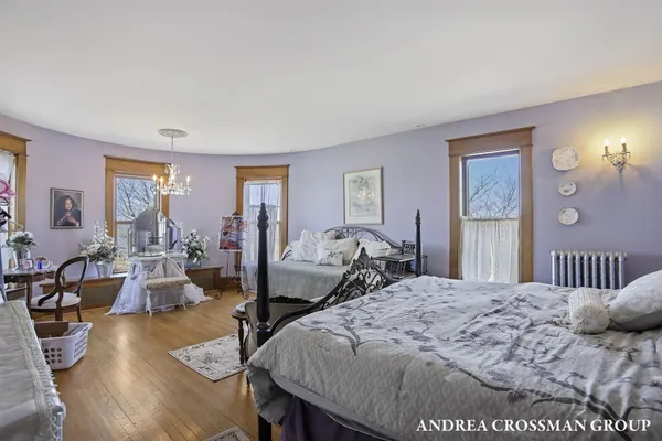 $6,000,000 | 456 Monroe Boulevard, South Haven, MI 49090