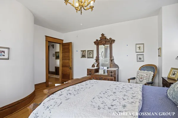 $6,000,000 | 456 Monroe Boulevard, South Haven, MI 49090