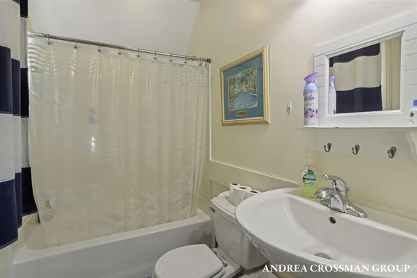 $6,000,000 | 456 Monroe Boulevard, South Haven, MI 49090