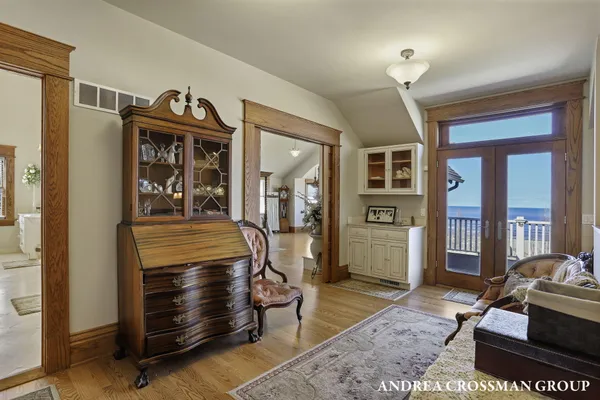 $6,000,000 | 456 Monroe Boulevard, South Haven, MI 49090