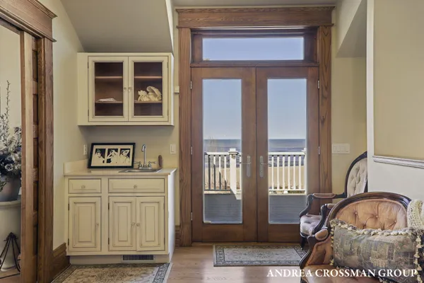 $6,000,000 | 456 Monroe Boulevard, South Haven, MI 49090