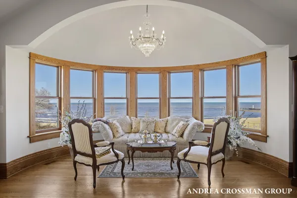 $6,000,000 | 456 Monroe Boulevard, South Haven, MI 49090