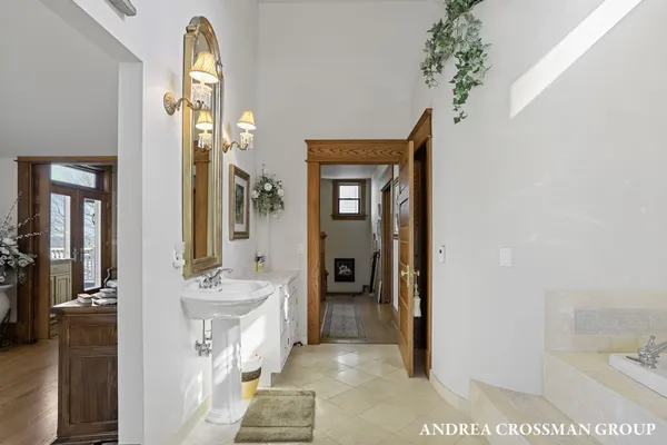 $6,000,000 | 456 Monroe Boulevard, South Haven, MI 49090