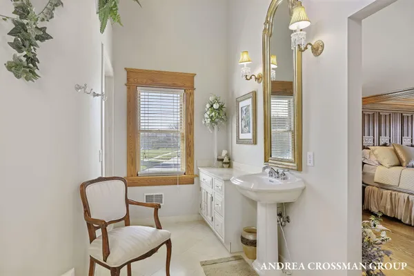 $6,000,000 | 456 Monroe Boulevard, South Haven, MI 49090