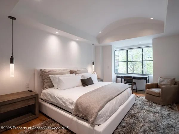 $200,000 | 624 East Hopkins Avenue, Aspen, CO 81611