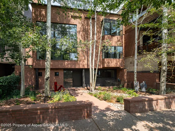 $200,000 | 624 East Hopkins Avenue, Aspen, CO 81611