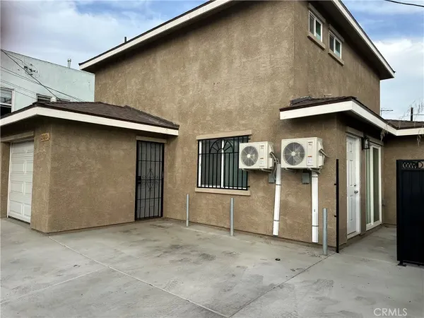 $3,250 | 2161 Myrtle Avenue, Long Beach, CA 90806
