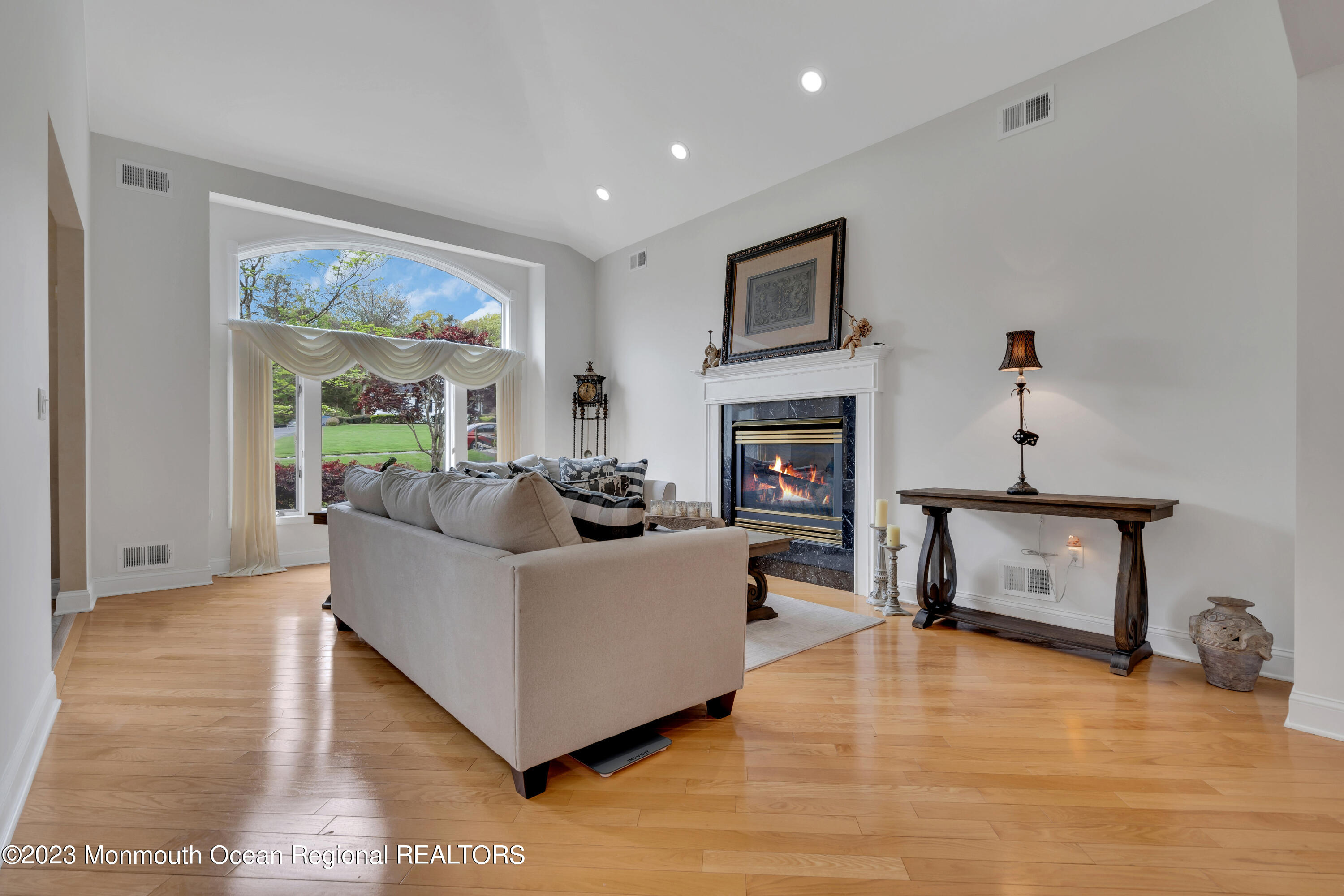 605 Turkey Point Road Brick, NJ 08724 - Photo 22 of 91 Living room