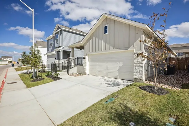 a view of a house with entertaining space