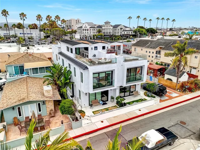 $15,000 | 506 Clubhouse Avenue, Unit B, Newport Beach, CA 92663