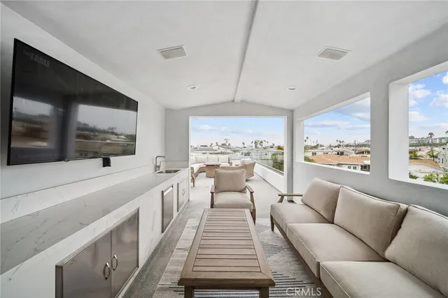 $15,000 | 506 Clubhouse Avenue, Unit B, Newport Beach, CA 92663