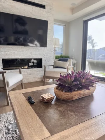 $15,000 | 506 Clubhouse Avenue, Unit B, Newport Beach, CA 92663