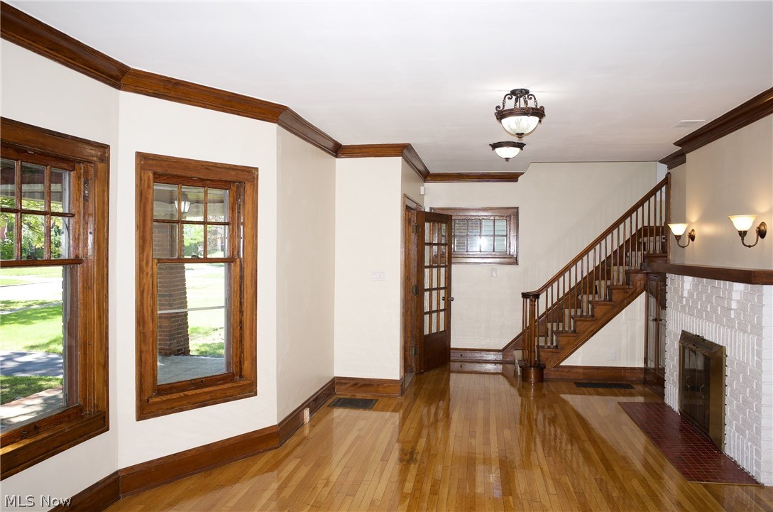 882 Cambridge Road Cleveland Heights, OH 44121 - Photo 2 of 20