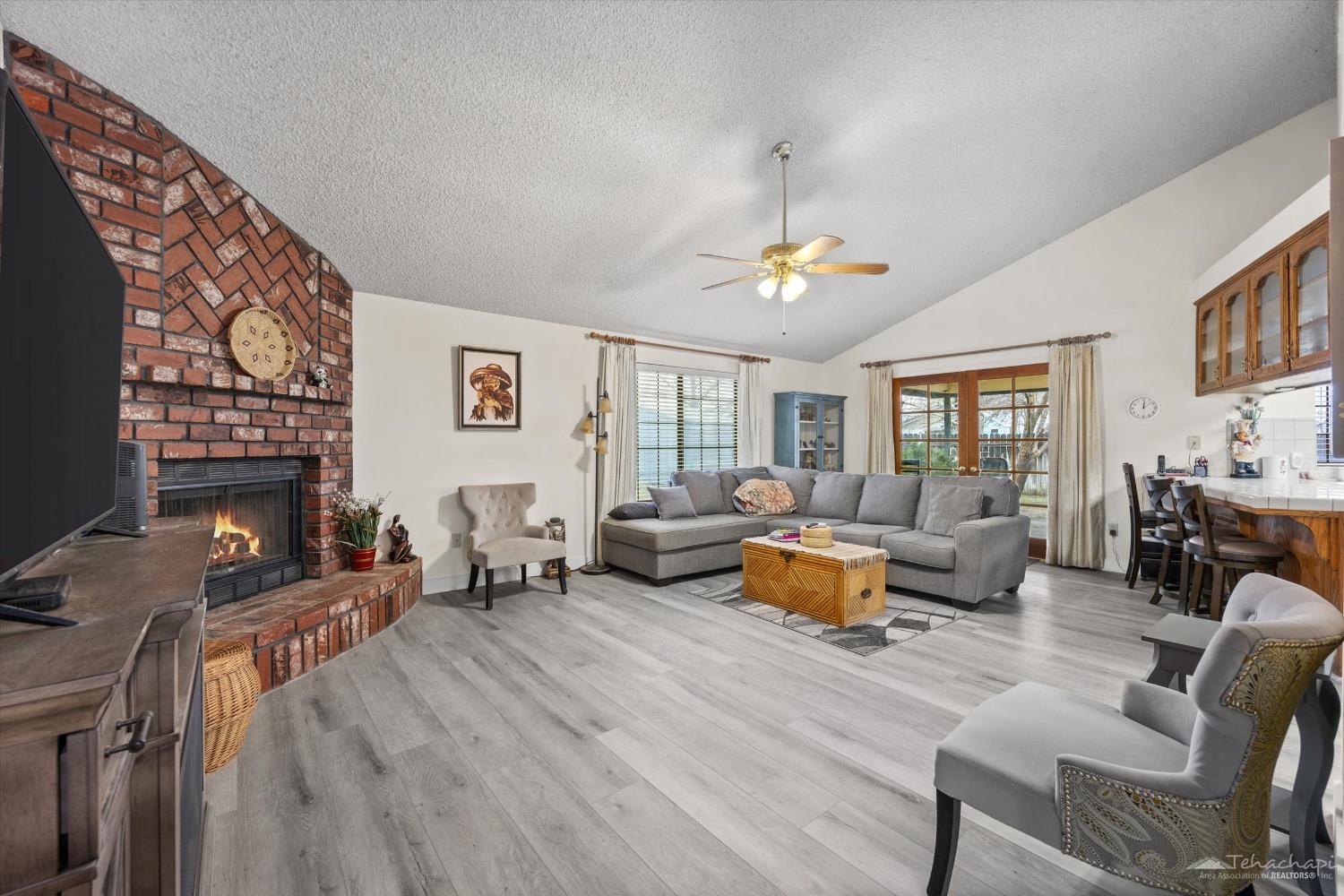 21801 Mid Way Tehachapi, CA 93561 - Photo 4 of 23 Gallery Image 4