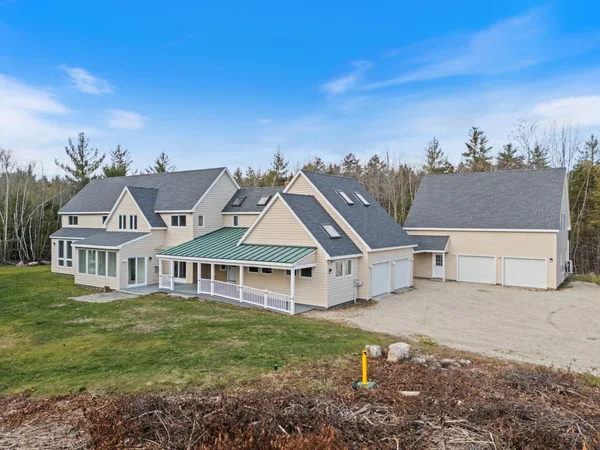 $1,040,000 | 38 Blackthorne Lane, Gray, ME 04039