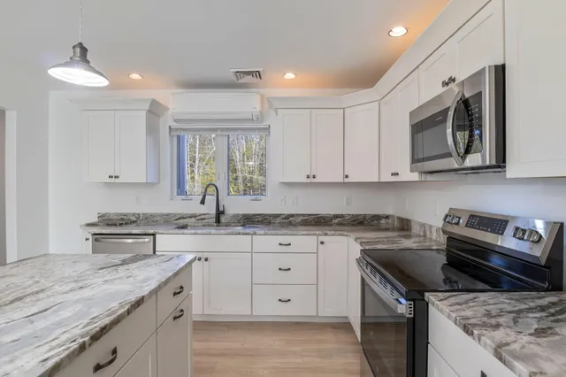 $1,180,000 | 38 Blackthorne Lane, Gray, ME 04039