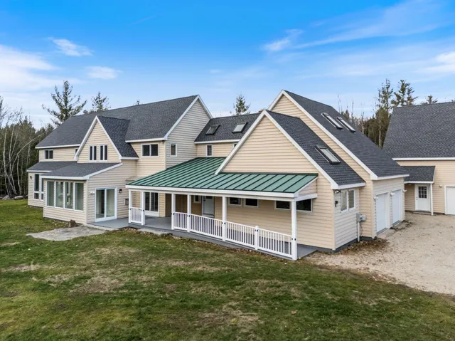 $1,180,000 | 38 Blackthorne Lane, Gray, ME 04039