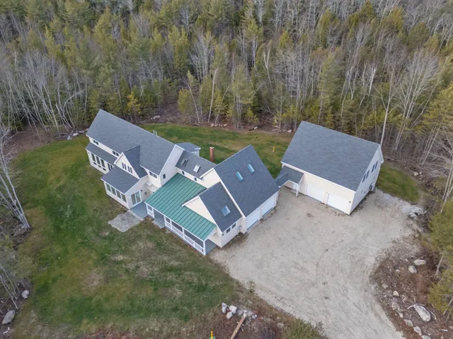 $1,180,000 | 38 Blackthorne Lane, Gray, ME 04039