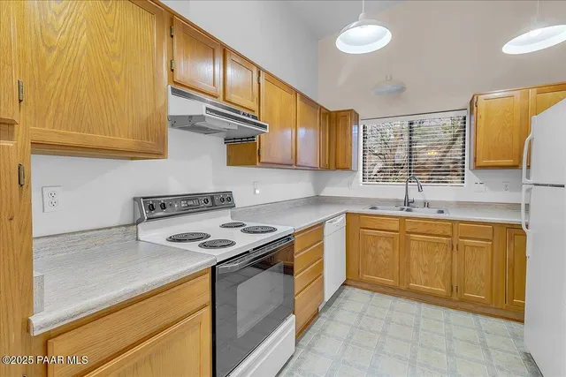 $1,695 | 1527 Sierry Peaks Drive, Unit B, Prescott, AZ 86305