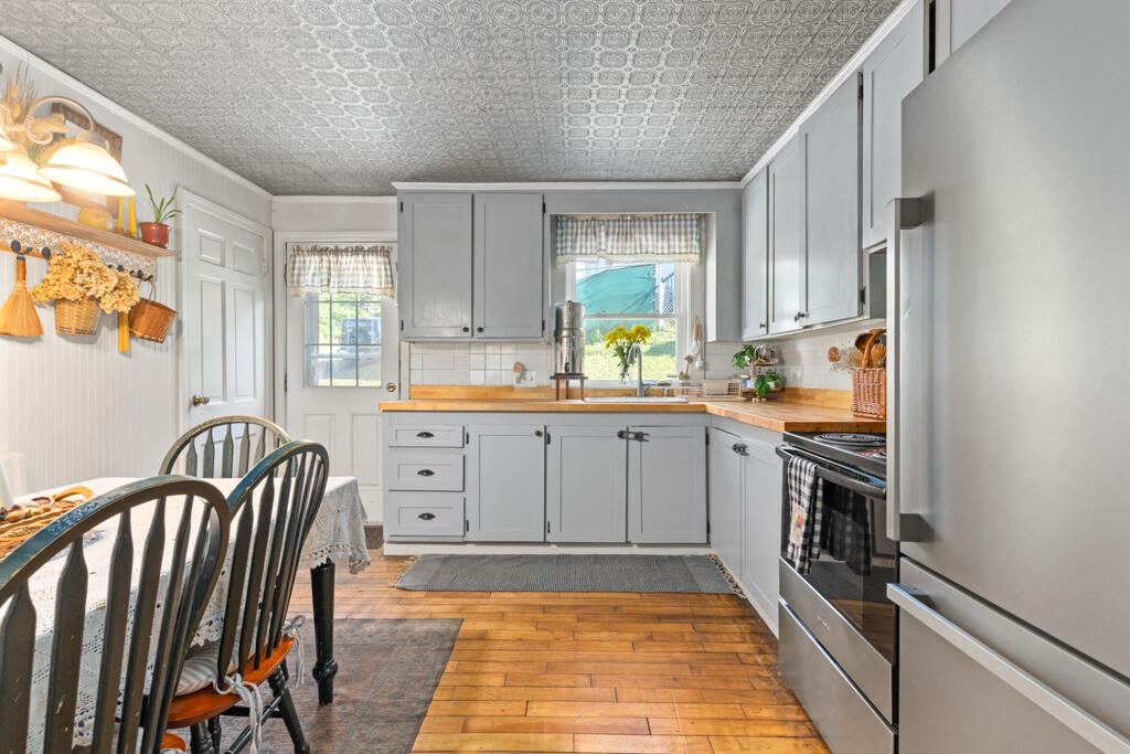 46 Denny Road Bath, ME 04530 - Photo 4 of 46 DSC03407