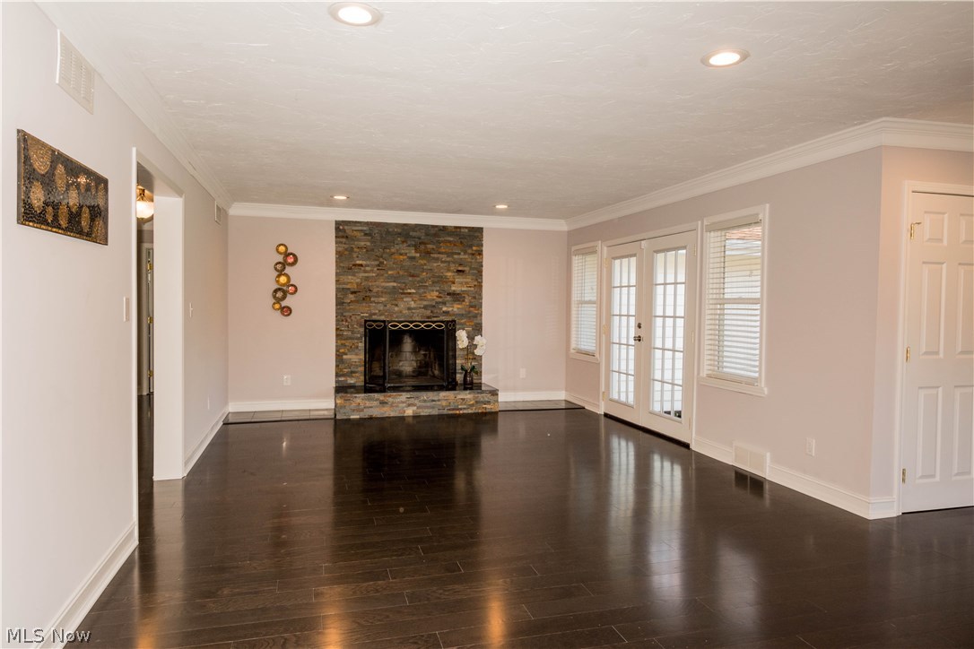 3482 Lander Road Cleveland, OH 44124 - Photo 8 of 20