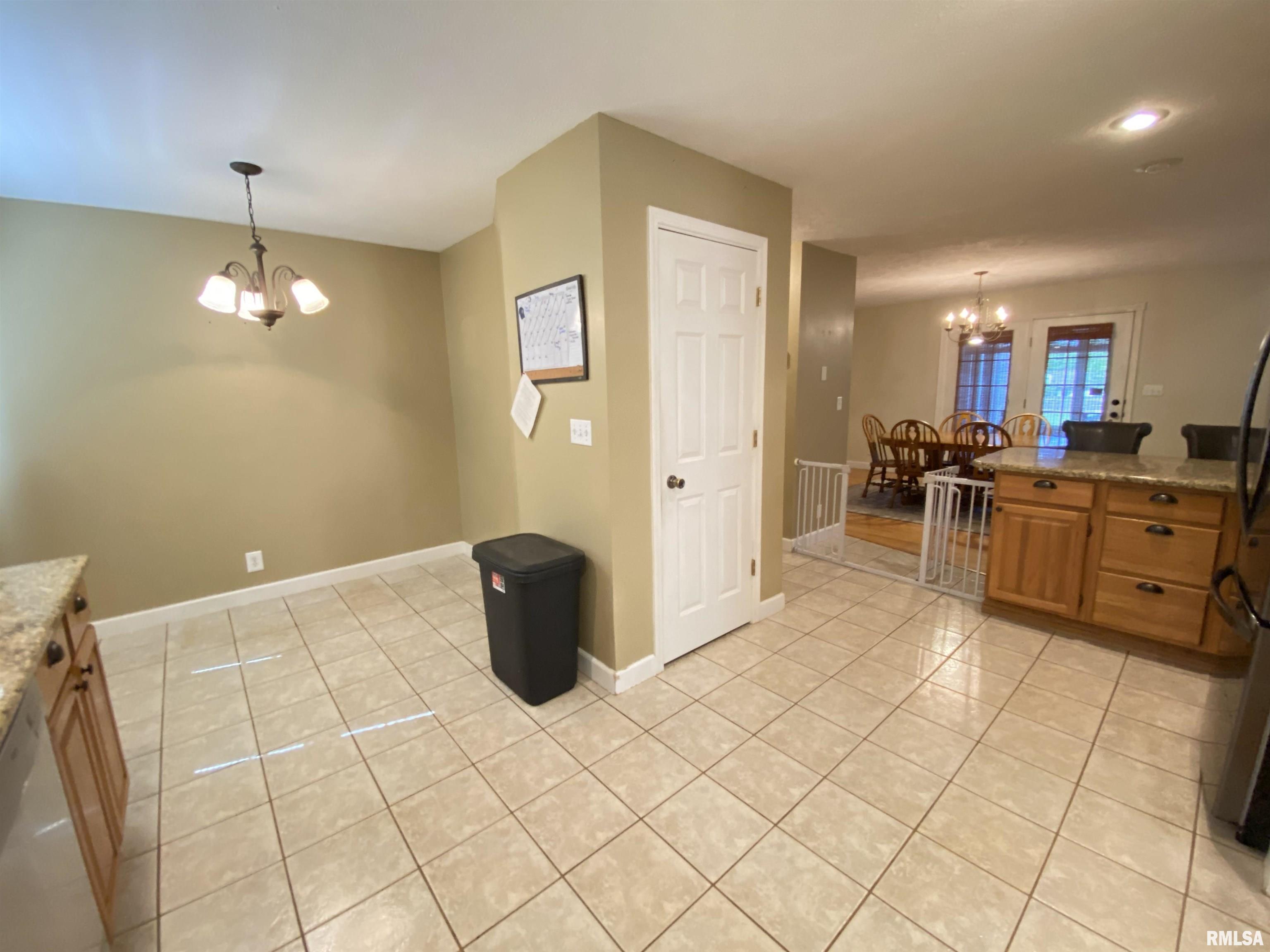 135 Florian Spaulding, IL 62561 - Photo 13 of 53