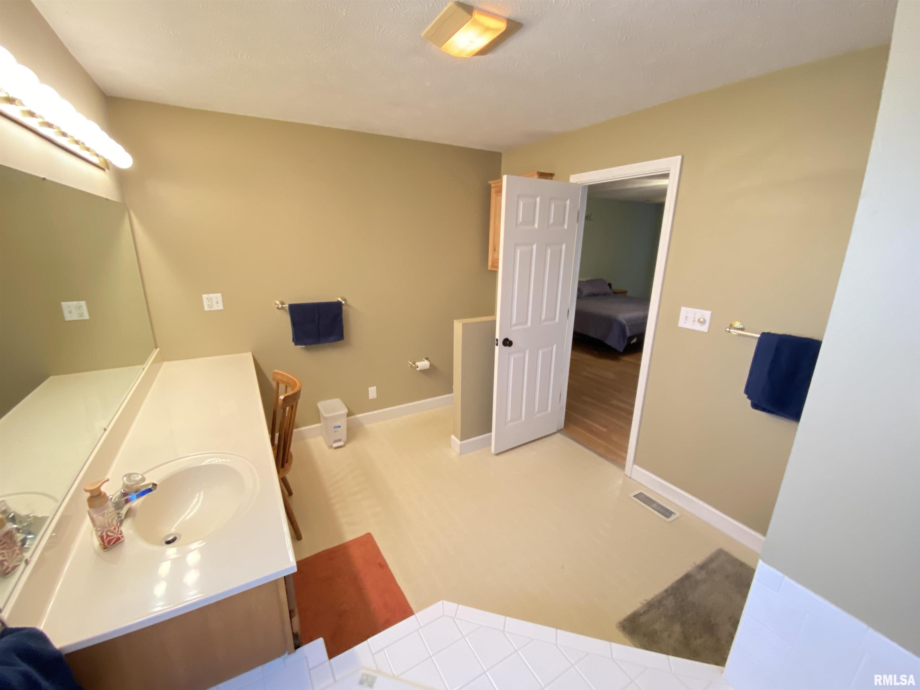 135 Florian Spaulding, IL 62561 - Photo 20 of 53