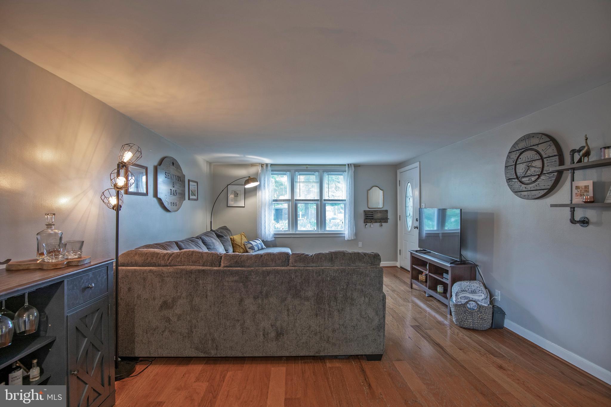 736 Cottage Road Glenside, PA 19038 - Photo 2 of 23 Living Room