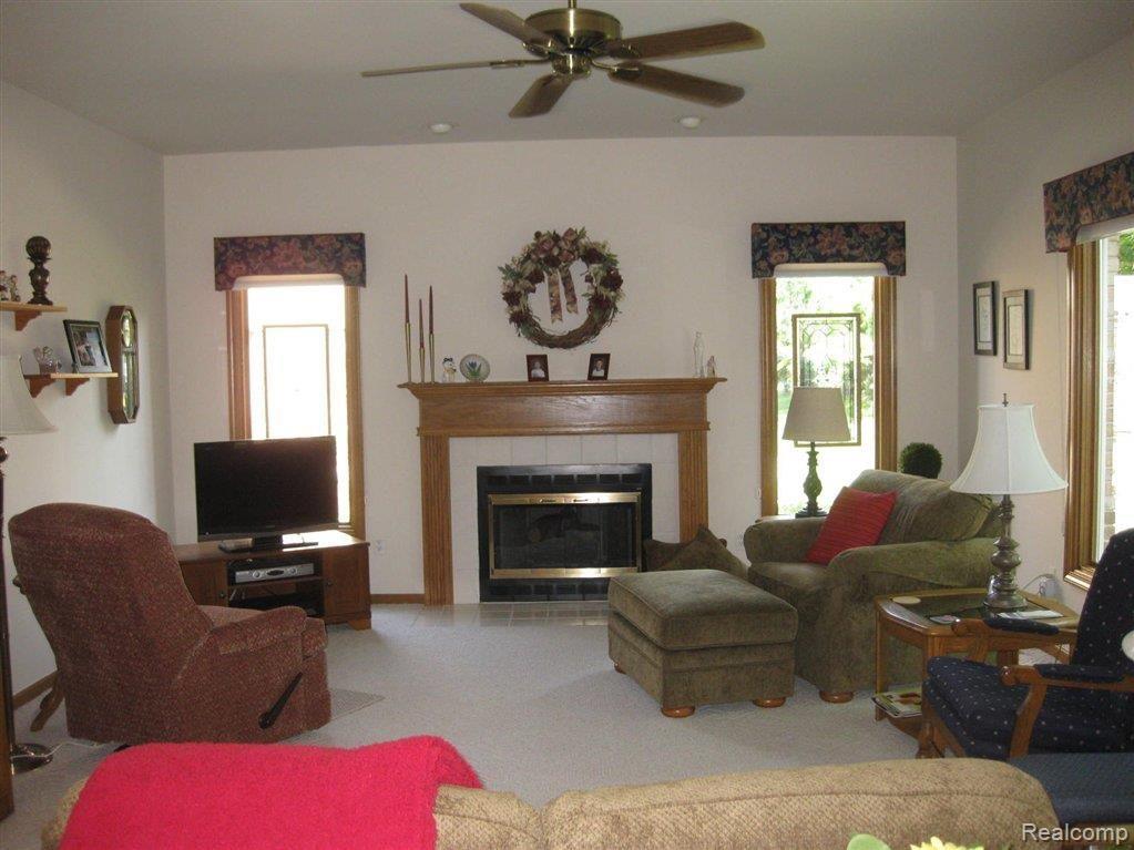 3844 Beechcrest Road Rochester, MI 48309 - Photo 8 of 25 Great Room