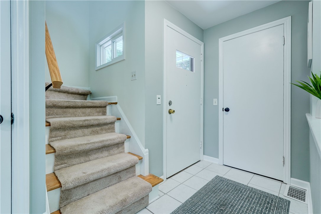32 Charrington Road Irondequoit, NY 14609 - Photo 12 of 46