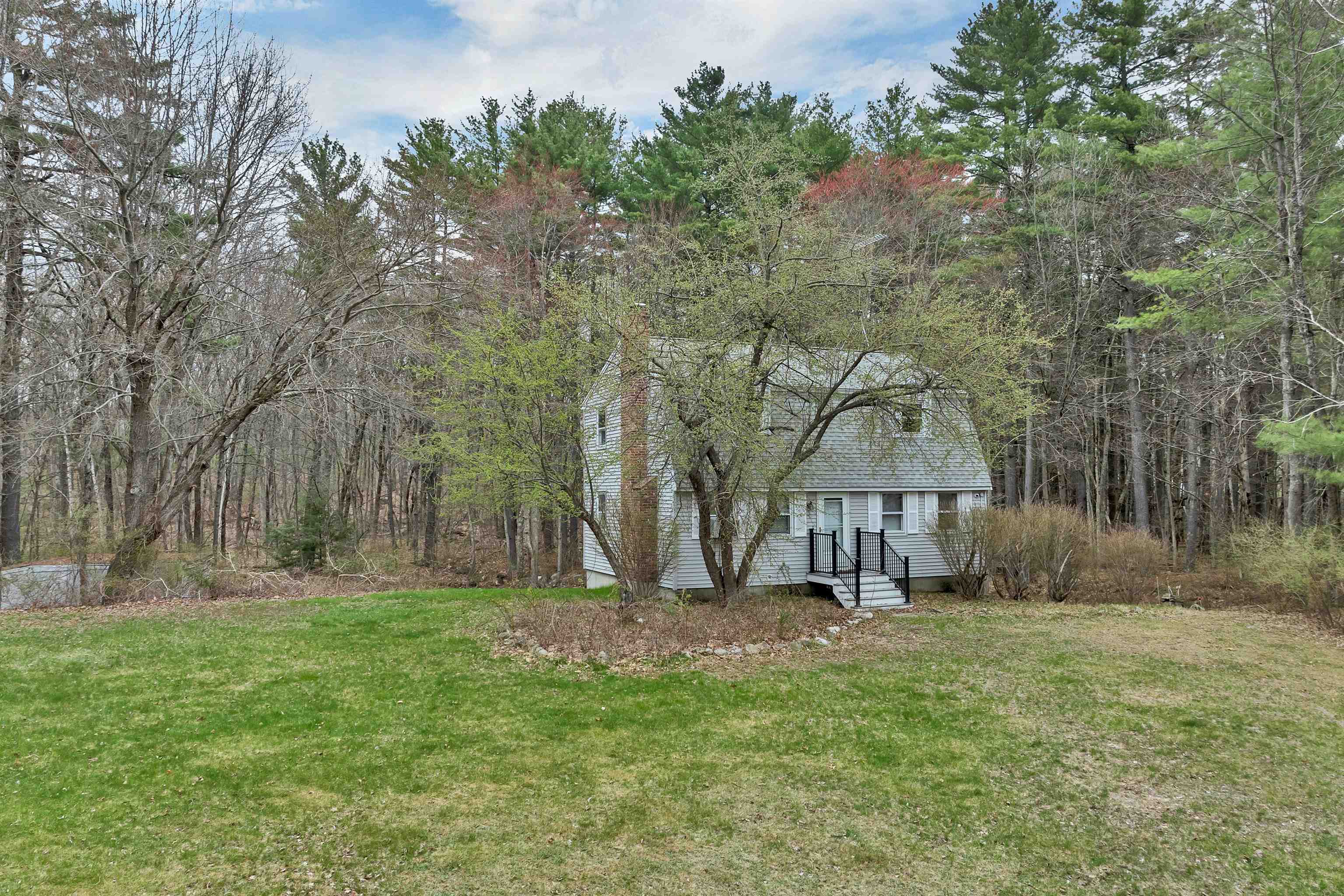 12 Blueberry Road Windham, NH 03087 - Photo 2 of 33