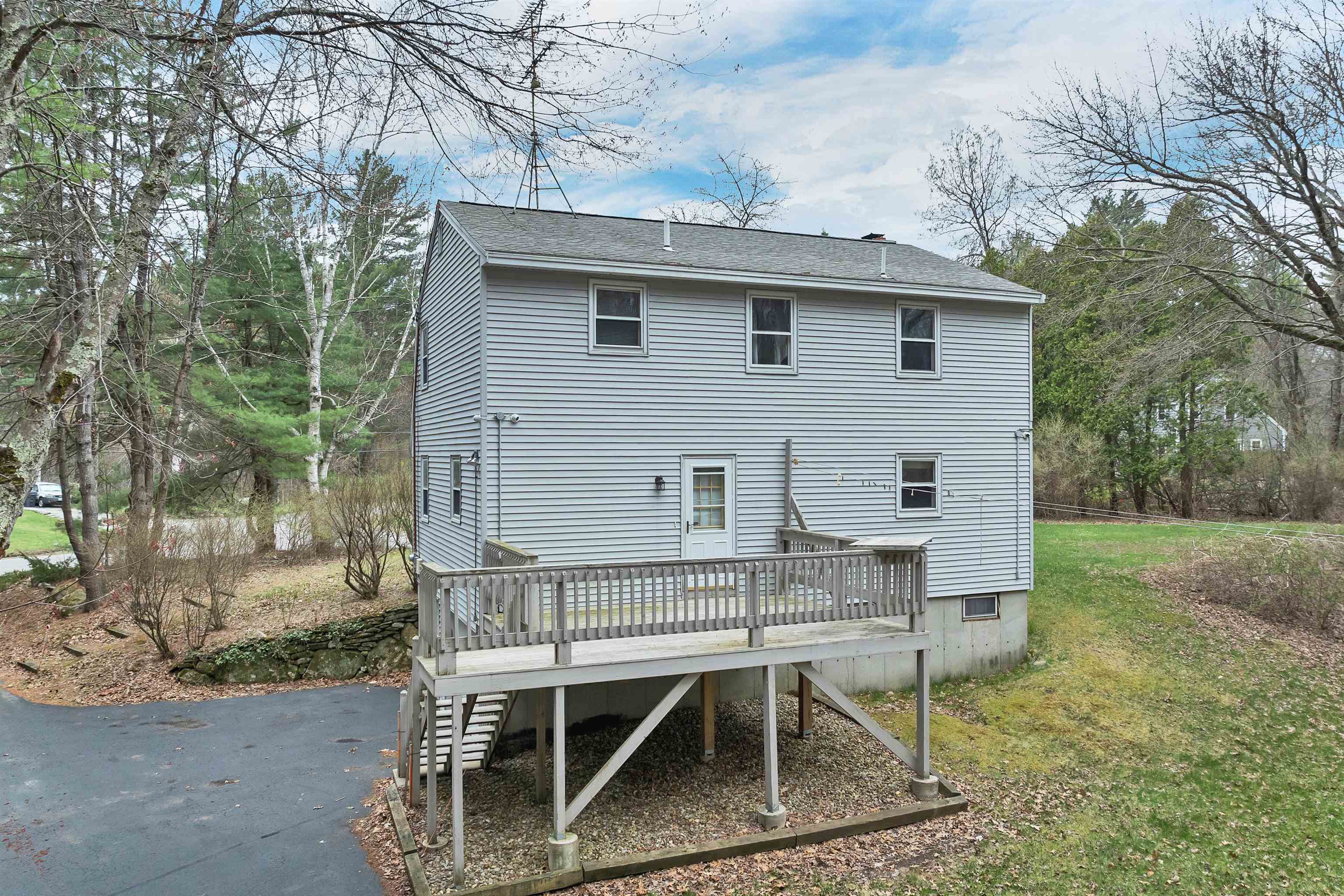 12 Blueberry Road Windham, NH 03087 - Photo 27 of 33