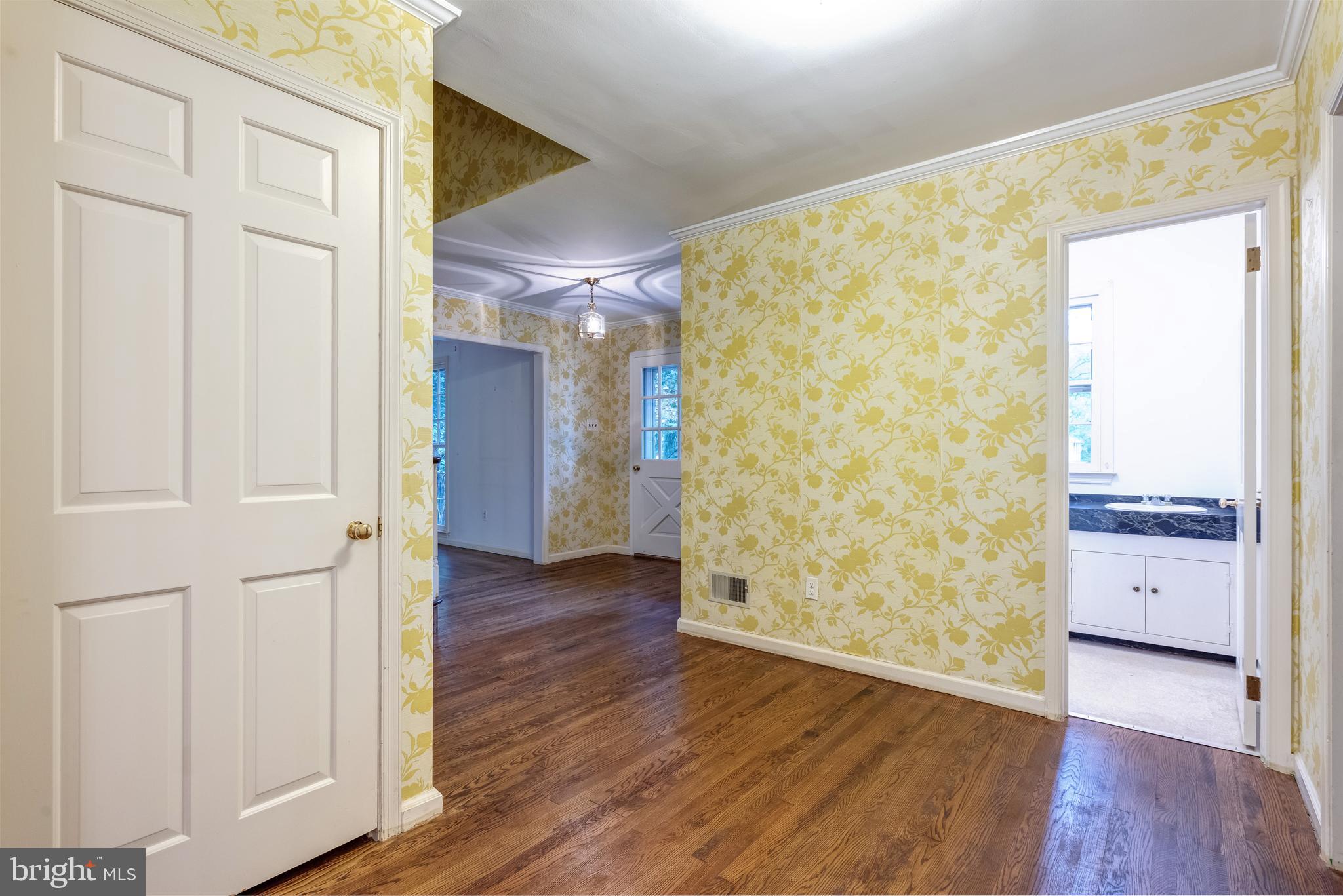 617 Gulph Road Wayne, PA 19087 - Photo 4 of 30