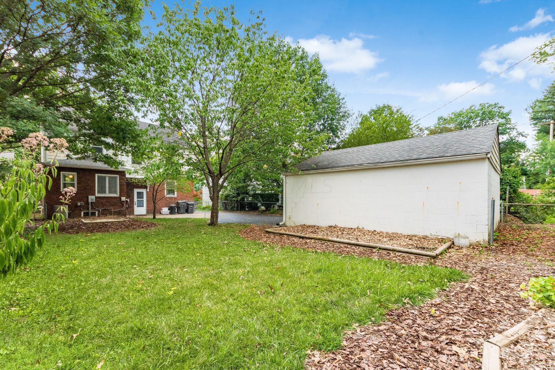 208 Glencoe Road Columbus, OH 43214 - Photo 39 of 44 038_ Rd Columbus OH 43214 USA