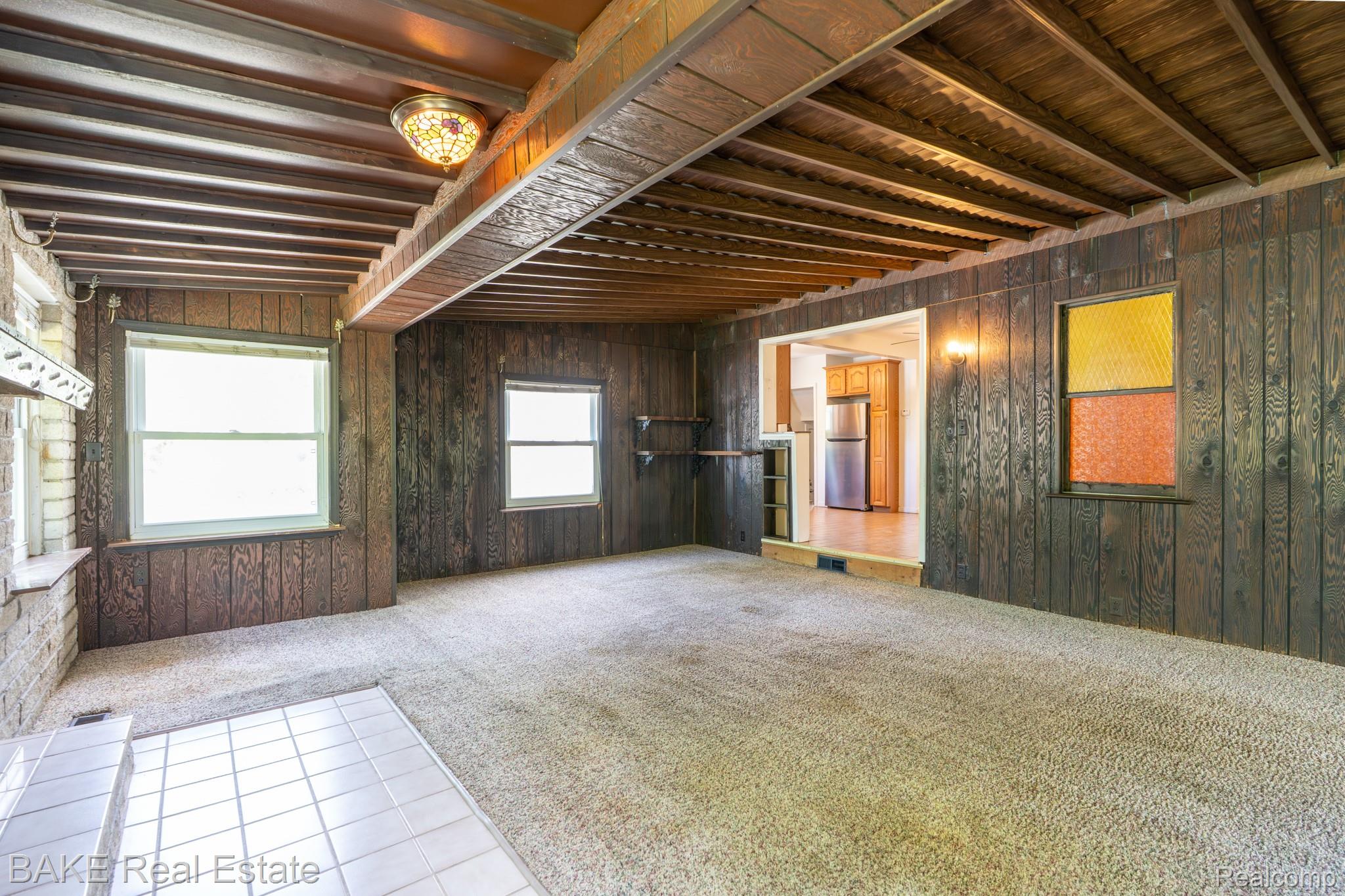10195 Stark Road Livonia, MI 48150 - Photo 23 of 43 Family Room
