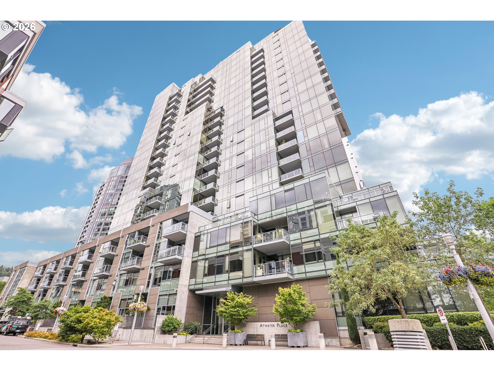 841 Southwest Gaines Street, Unit 335 Portland, OR 97239 - Photo 1 of 35